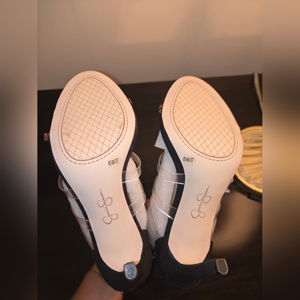 Jessica Simpson ~ Jyanni Sandal - Picture 5 of 7